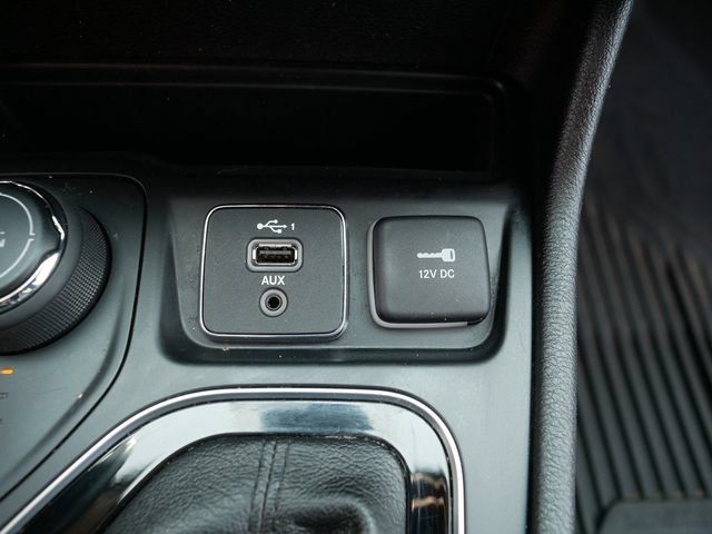 Used 2020 Jeep Cherokee Limited AWD/4WD image 33
