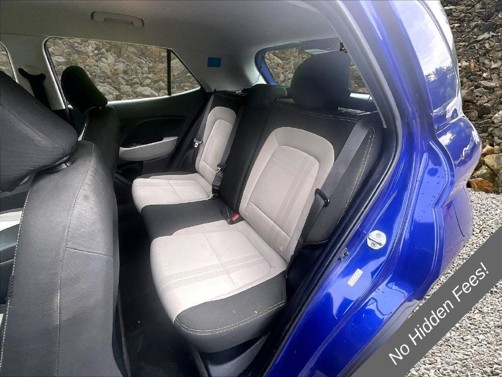 Used 2021 Hyundai Venue SEL FWD image 17