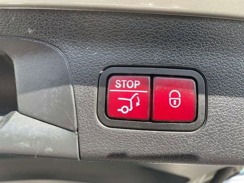 Used 2021 Mercedes-Benz GLS 450 4MATIC image 53