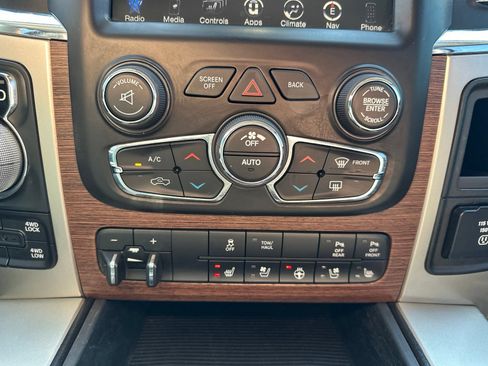 Used 2015 RAM 1500 Laramie w/ Convenience Group AWD/4WD image 64