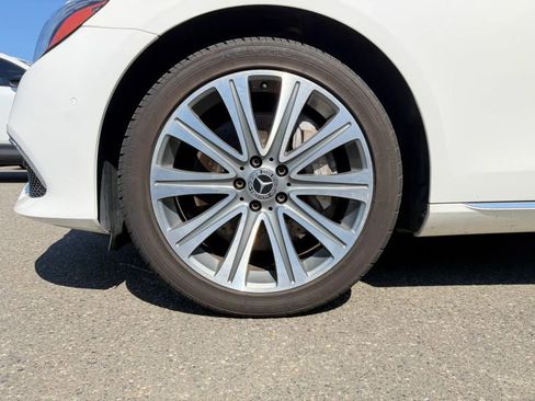 Used 2018 Mercedes-Benz E 400 4MATIC Sedan image 33