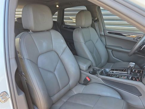 Used 2023 Porsche Macan S image 19