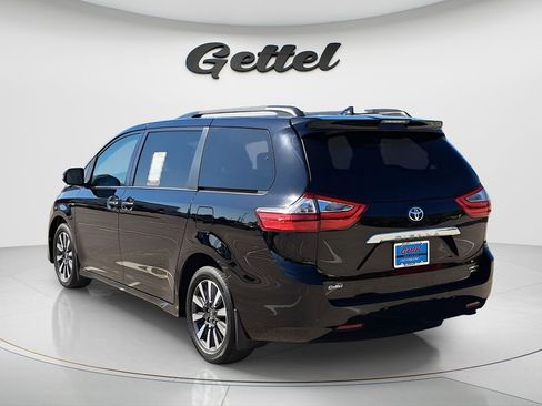 Used 2018 Toyota Sienna Limited Premium w/ Carpet Mat Package image 4