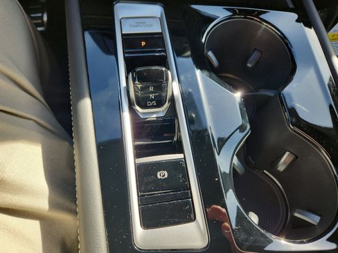 New 2026 Volkswagen Atlas Cross Sport SEL Premium R-Line image 24