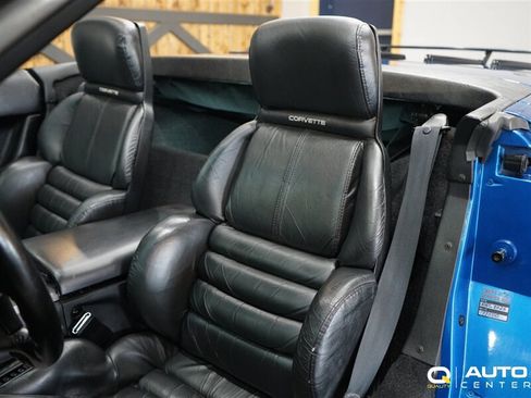 Used 1991 Chevrolet Corvette Convertible RWD image 20