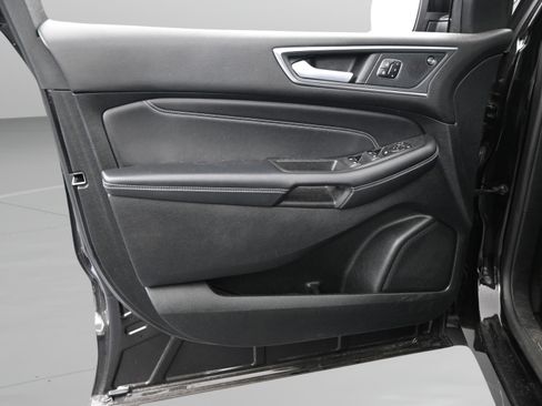 Certified 2024 Ford Edge Titanium AWD/4WD image 30