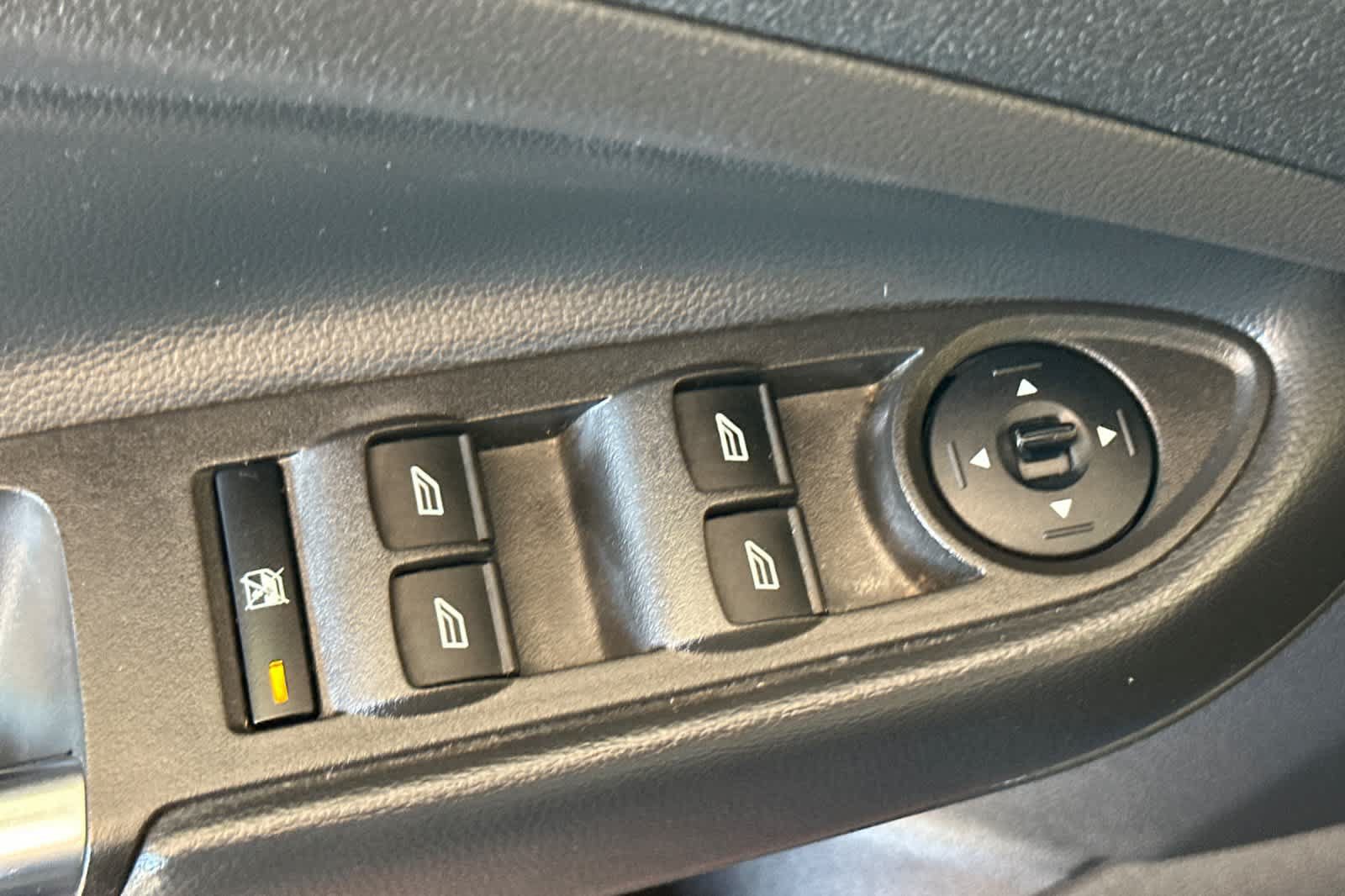 Used 2018 Ford Escape SE w/ SE Sync 3 Package AWD/4WD image 11