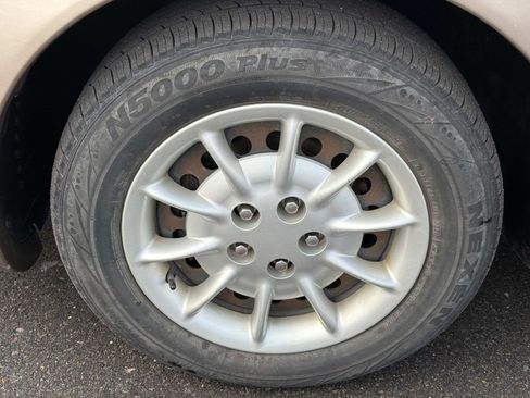 Used 2000 Chrysler Concorde LX image 11