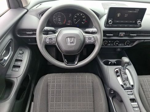 Used 2023 Honda HR-V LX image 12