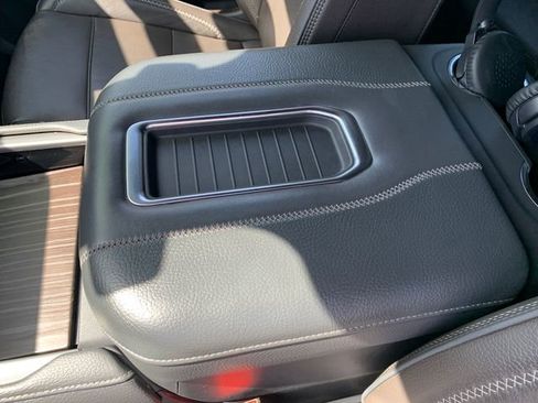 Used 2023 GMC Yukon Denali AWD/4WD image 25