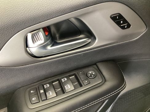 New 2027 Chrysler Pacifica Select AWD/4WD image 14