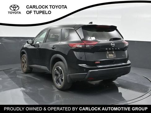 Used 2024 Nissan Rogue SV w/ SV Premium Package FWD image 11