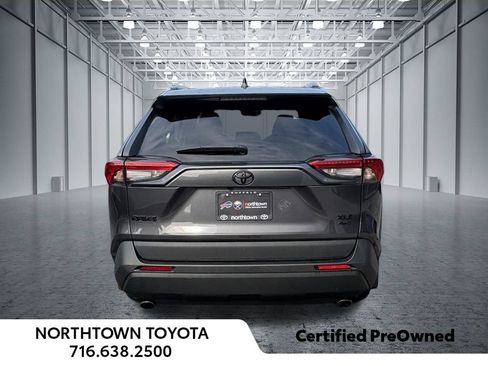 Used 2020 Toyota RAV4 XLE w/ Convenience Package AWD/4WD image 8