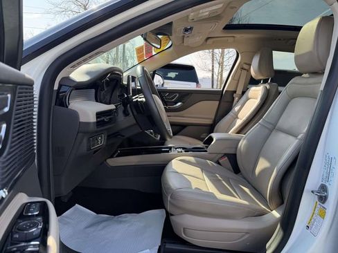 Certified 2022 Lincoln Corsair AWD w/ Premium Package image 11