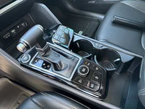 Used 2023 Kia Sportage SX image 38