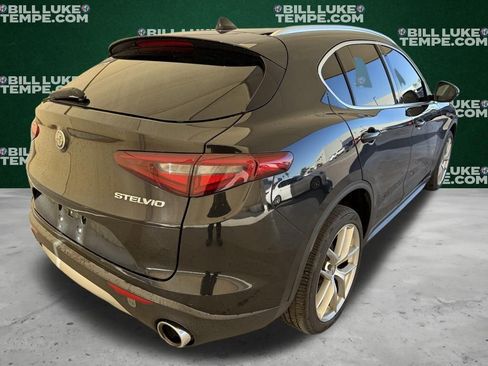 Used 2018 Alfa Romeo Stelvio Ti image 5