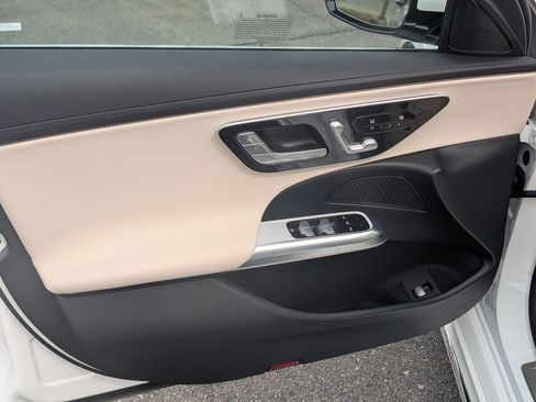 Used 2025 Mercedes-Benz E 450 4MATIC Sedan image 12