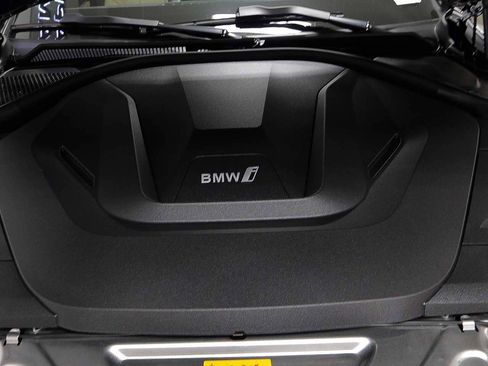 Used 2025 BMW i4 eDrive40 image 17