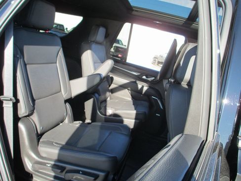 Used 2021 GMC Yukon Denali w/ Denali Premium Package image 26