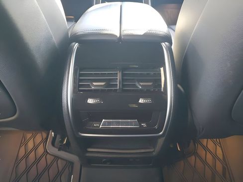 Used 2023 BMW X7 xDrive40i w/ M Sport Package AWD/4WD image 26