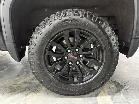 Used 2022 GMC Sierra 1500 AT4X image 34