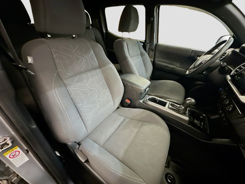 Used 2019 Toyota Tacoma TRD Sport image 32