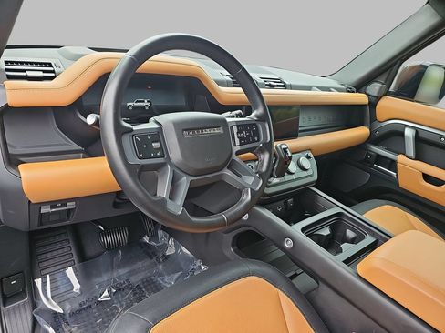 Used 2024 Land Rover Defender 110 X-Dynamic SE AWD/4WD image 19