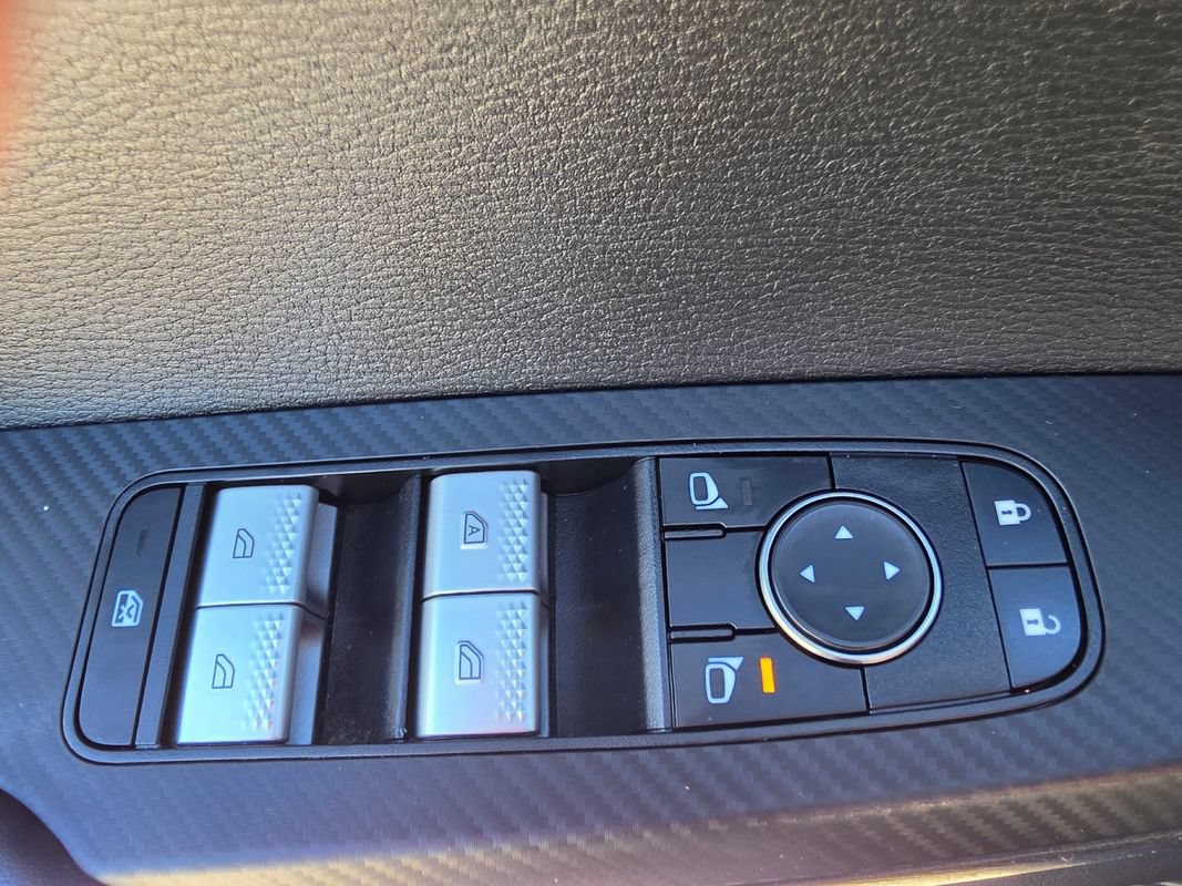 Used 2022 Mitsubishi Outlander SE FWD image 16