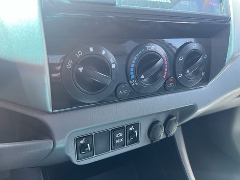 Used 2015 Toyota Tacoma PreRunner w/ Limited Package RWD image 17