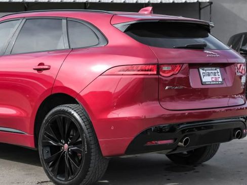 Used 2018 Jaguar F-PACE S image 13