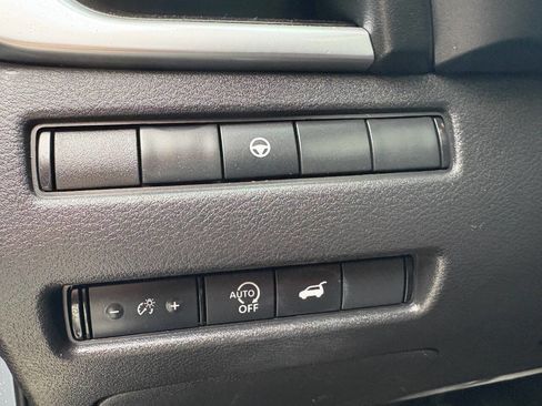 Used 2023 Nissan Rogue SL w/ SL Premium Package image 25