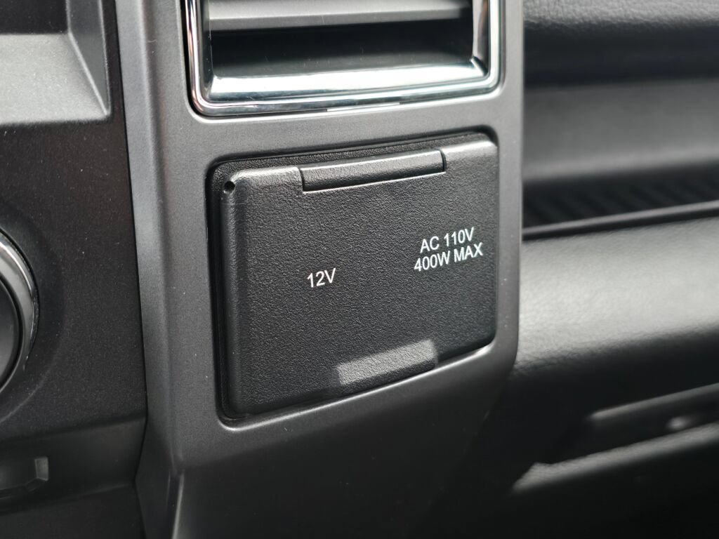 Used 2018 Ford F150 XLT w/ Equipment Group 302A Luxury AWD/4WD image 25