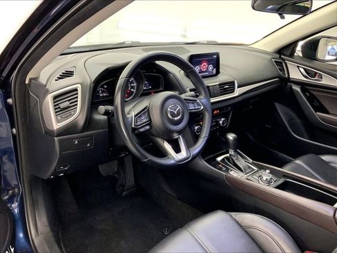 Used 2018 MAZDA MAZDA3 Touring FWD image 4