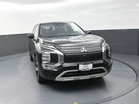 Used 2023 Mitsubishi Outlander SE image 4
