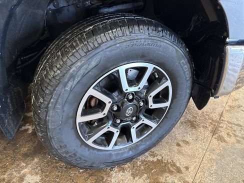 Used 2018 Toyota Tundra SR5 image 12