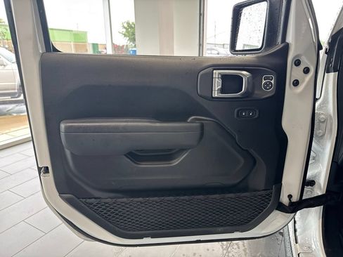 Used 2025 Jeep Wrangler Unlimited Sport AWD/4WD image 35