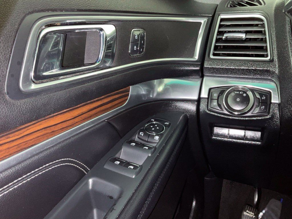 Used 2016 Ford Explorer Limited FWD image 22