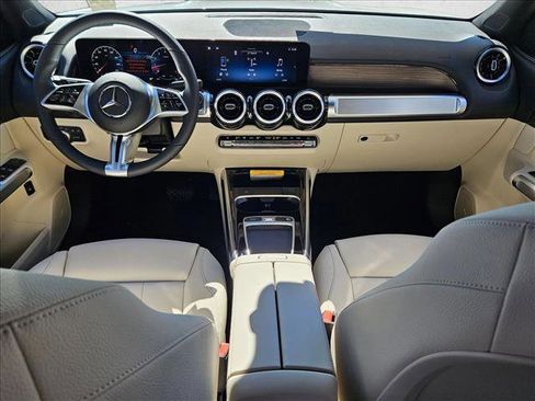 New 2026 Mercedes-Benz GLB 250 image 14