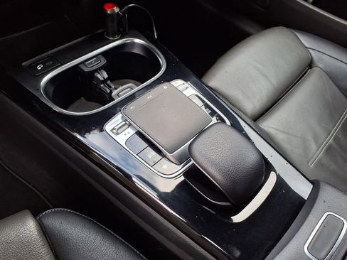 Used 2020 Mercedes-Benz CLA 250 image 24