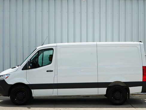 Used 2023 Mercedes-Benz Sprinter 1500 image 9