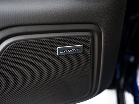 Certified 2025 Porsche Macan image 19