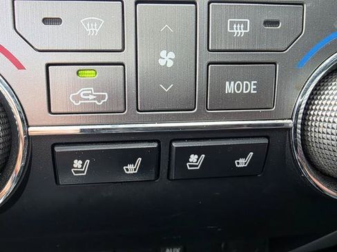Used 2016 Toyota Tundra Platinum AWD/4WD image 22