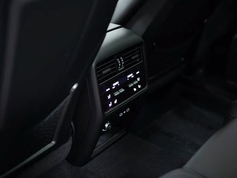Certified 2026 Porsche Cayenne AWD/4WD image 35