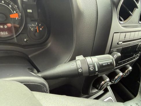 Used 2015 Jeep Patriot High Altitude AWD/4WD image 14