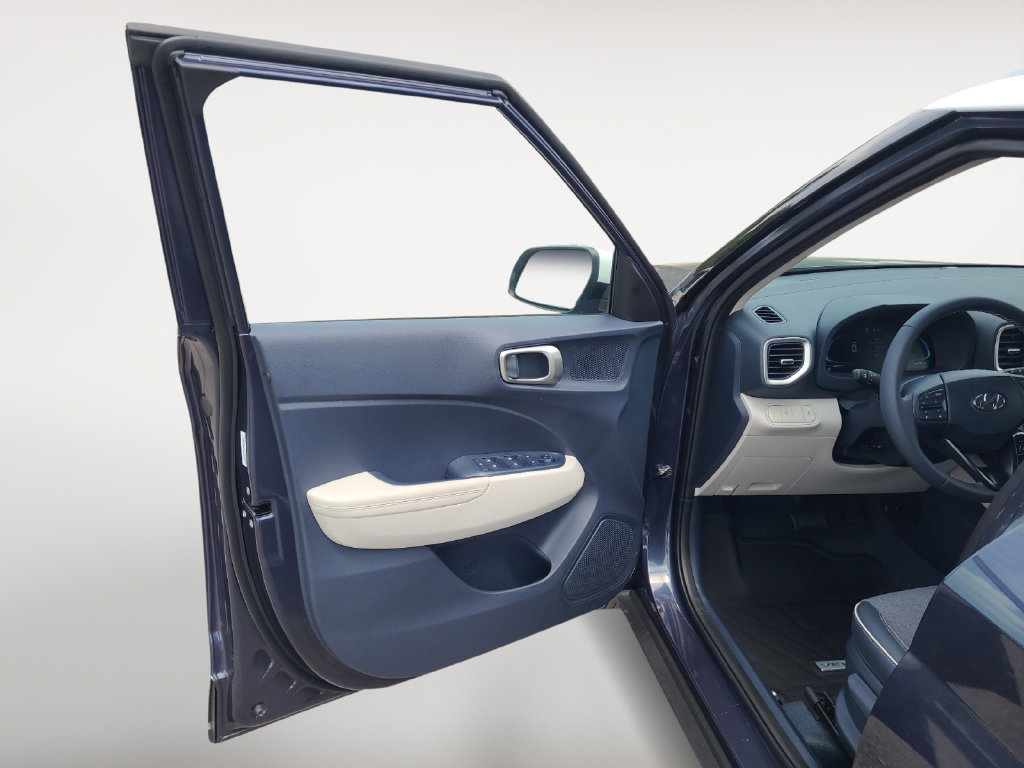 Used 2026 Hyundai Venue SEL FWD image 23