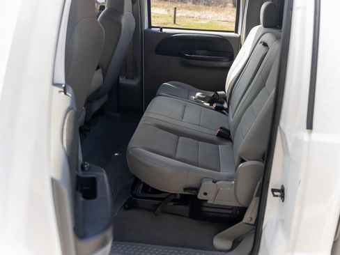 Used 2005 Ford F350 XL image 25