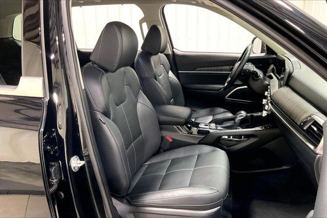 Used 2024 Kia Telluride EX w/ EX Captain's Chair Package AWD/4WD image 7