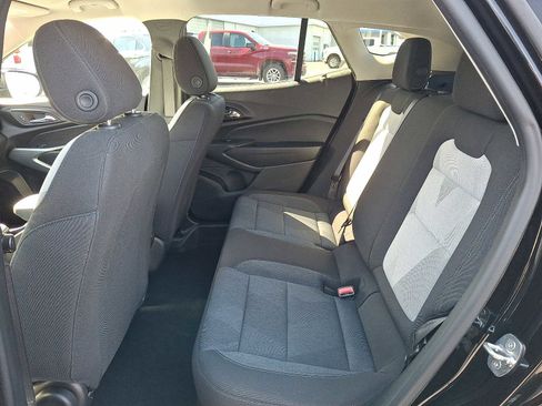 Used 2024 Chevrolet Trax LS w/ LS Convenience Package image 10