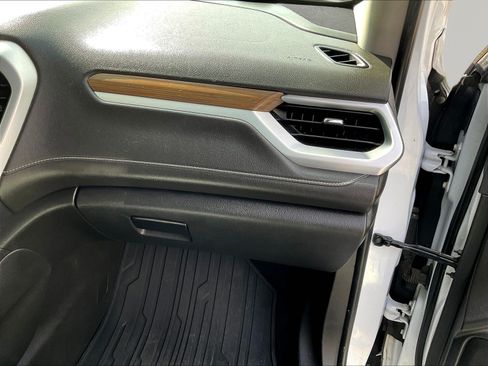 Used 2019 GMC Acadia SLE FWD image 27