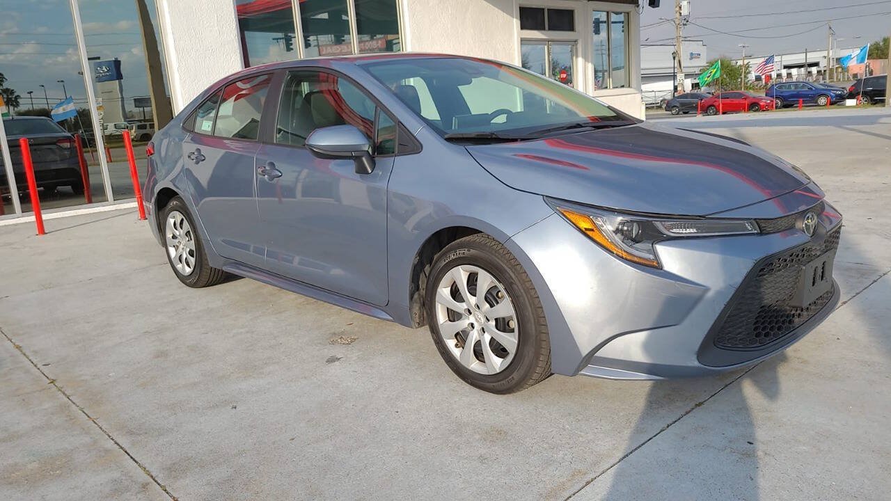 Used 2021 Toyota Corolla LE FWD image 3
